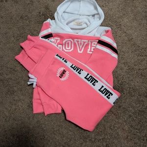 Girl love sweat outfot